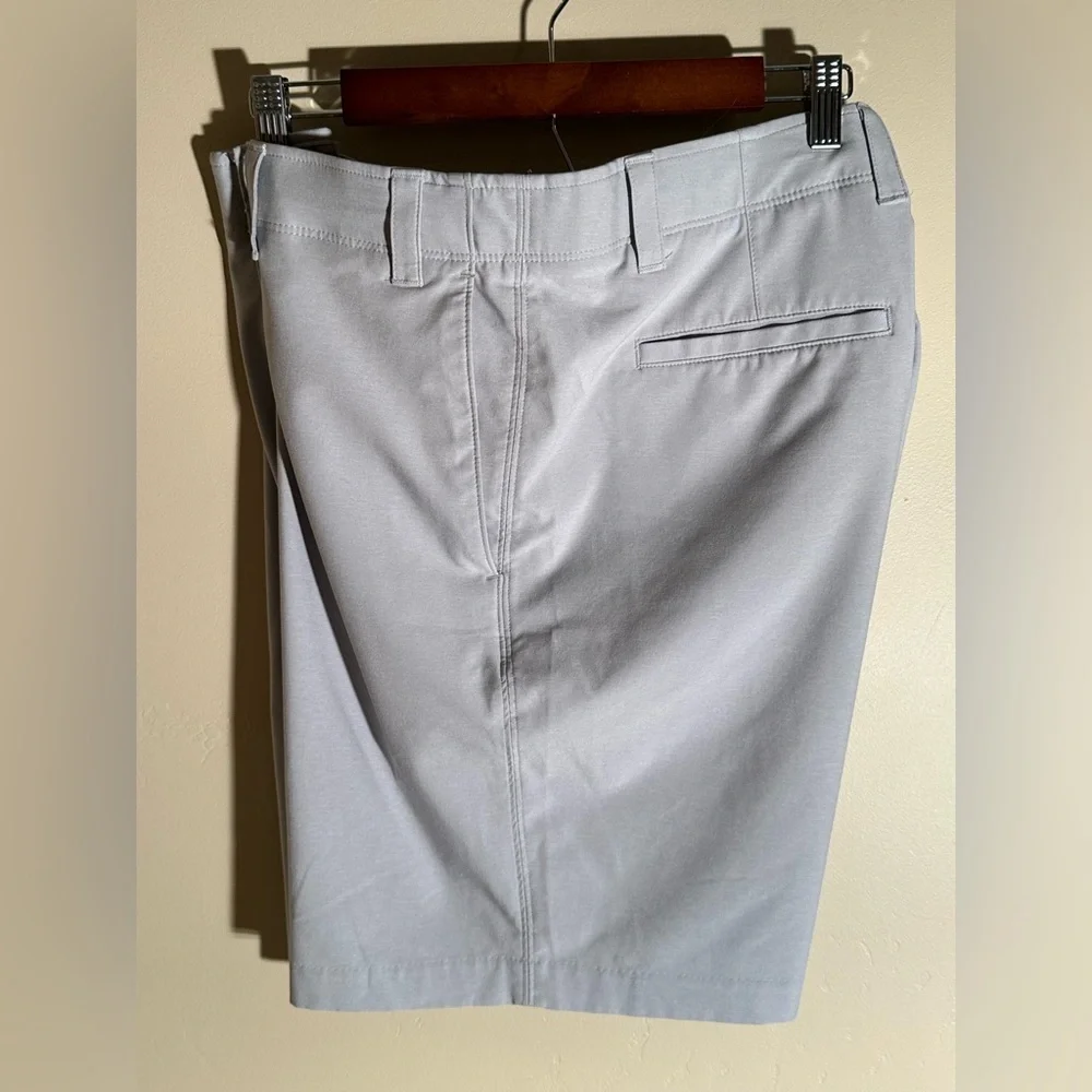 Callaway Men’s Light Gray Golf Shorts Size 40 9” Inseam Performance